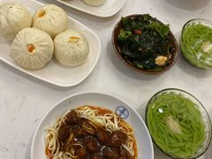 -李与白包子铺(桐梓林店)