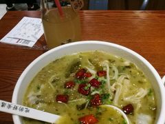 -渝是乎川渝小炒(新世界百货望京店)
