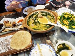 黄豆海带猪脚汤-哈啾嗨·新概念蒙餐(红星新城店)