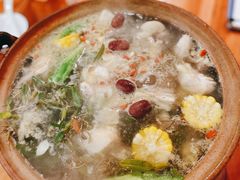 石橄榄炖鸡-洪大厨鸡煲(福田店)