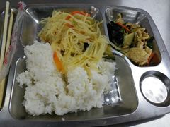 一荤二素-天津财经大学学生公寓餐厅