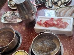 -四囍码头海鲜烧烤自助火锅(外滩南京东路悦荟广场店)