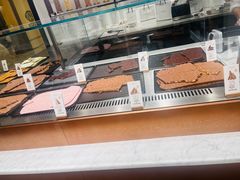 面包甜点陈列柜-Laderach 莱德拉(上海环贸iapm店)