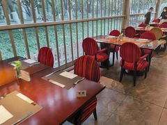 -君来湖滨饭店·玫瑰园