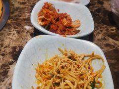 腌萝卜片-猪啊牛呀羊啊铜盘烤肉(正大广场店)