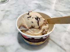 草莓巧克力炫炫脆冰淇淋-哈根达斯(朝阳大悦城店)