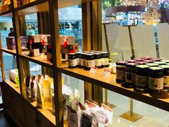 面包甜点陈列柜-一叶一世界•素食餐厅(新光天地店)