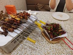 -小董哥烤串·爆汁大油边(故宫店)