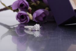 -威德钻石-克拉钻大本营(南京东路店)