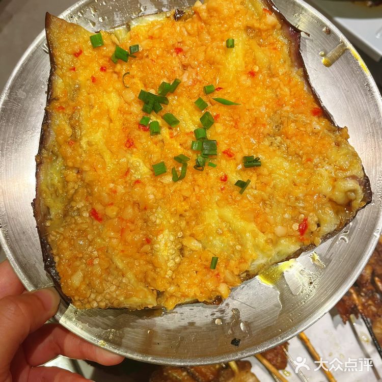 看欧洲杯,吃烧烤,美滋滋~