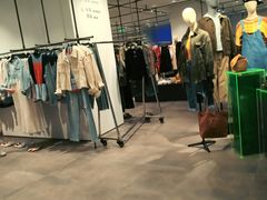 -H&M(鹏欣水游城店)
