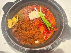 -卤校长老火锅(杨家坪直营店)