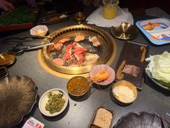 -铭牛烧肉·和牛海鲜自助(高新月牙湖店)