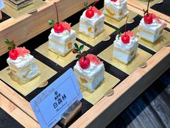 -雍容荟帝王蟹活龙虾展台自助(IFS黑金店)