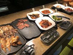 -大中华希尔顿酒店-念自助餐·嗨啤·小龙虾