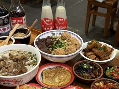 -矮子粉店1985·长沙米粉(湘春路店)