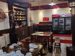 大堂-岳记兴隆·青城腊排铜火锅(融创店)