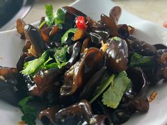 -墨脱石锅椰子鸡•香草鸭•东山羊(大东海店)