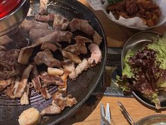 -江南猪肉商会无限续吃(弘大店)