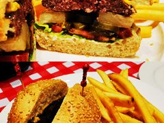 和牛汉堡-1886德国汽车餐厅(外滩十六铺码头店)