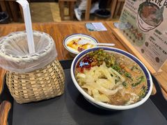 -云阿蛮云南生烫牛肉米线(奉贤路店)
