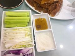 -大鸭梨烤鸭店(金顶街店)