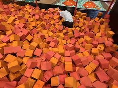 -极限PLAY运动娱乐新世界·团建派对潮玩休闲馆·室内蹦极高空游乐园