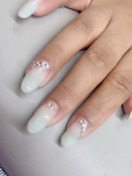 -小黑瓶美甲美睫