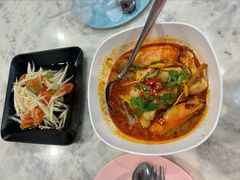 -席娜卡琳火车铁道夜市