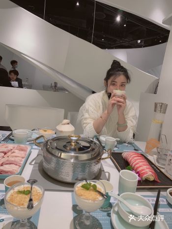 23度不太冷椰子鸡锅的ins风