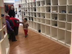 -乐融婴幼儿成长中心(四季青校区)