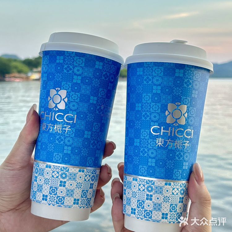 这谁还分的清这到底是奶茶还是艺术品呢！东方栀子