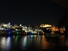 -Lake Shore Hotel & Restaurant