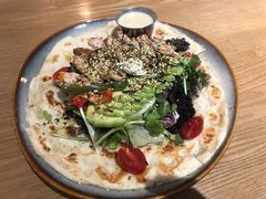 照烧鸡肉配牛油果拉法沙拉-HELLO 27 意面·沙拉·帕尼尼