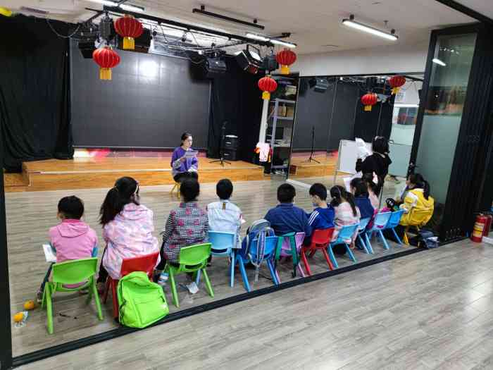 小金人少儿主持(建二商场店)-"感谢小金人组织的这次活动,给孩子们一