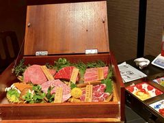 -山川小町·极番烧肉(新地假日广场店)