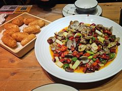 -临界音乐酒馆·小龙虾·江湖菜(华熙LIVE·鱼洞店)