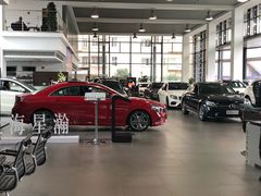 -上海星瀚奔驰4S店(红柳路店)