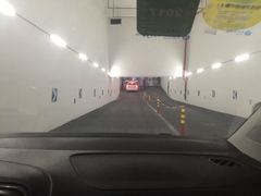 -新世界新丸中心-地下停车场