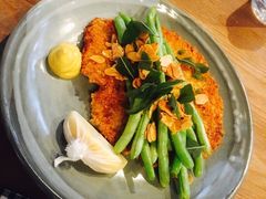 -ROAST coffee & eatery