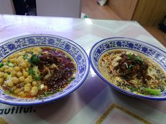 -渝之汇牛肉豌杂面