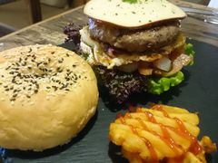 -HIGH FIVE哈福手工汉堡(桂林路店)