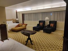 -深圳富苑皇冠假日套房酒店