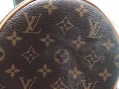 -爱革·洗衣改衣·洗鞋修鞋·洗包修包·奢侈品护理(宝地广场店)