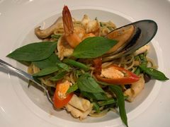 -Chom Cafe and Restaurant
