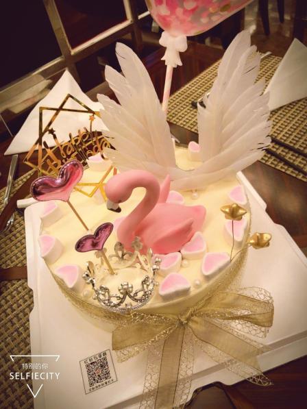 0 红钻石蛋糕很老的品牌了,现在的蛋糕[蛋糕]都非常创意好看