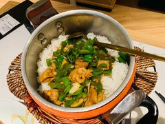 压锅肥肠米饭-关东小磨东北菜(漕河泾印象城店)