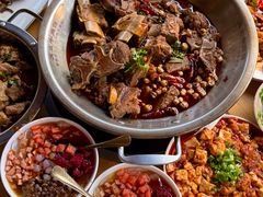 -大众跷脚牛肉馆·非遗传承单位(峨眉山店)