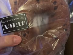 巧克力奶油圈-Juicy Bakery(大学路店)