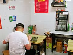-胡记锅贴·沪上游子老鸭粉丝汤(太原路店)